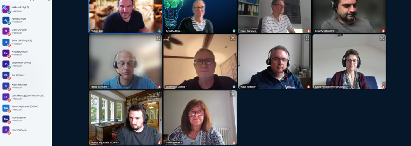 Screenshot eines Online-Meetings, bei dem man zehn Personen in viereckigen Darstellungen sieht.