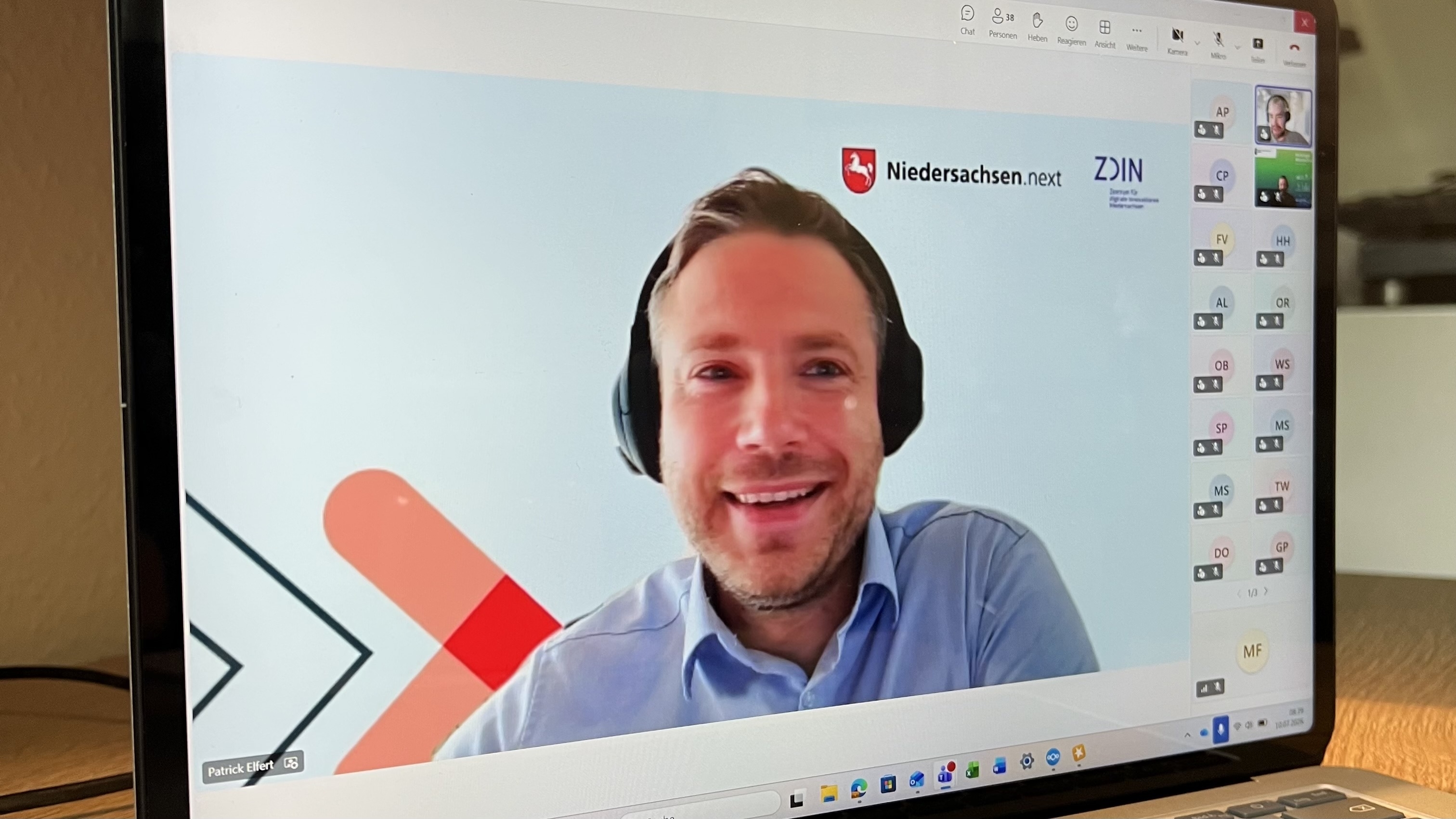 Dr.-Ing. Patrick Elfert im Online-Meeting