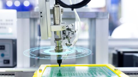 Ein Roboterstift arbeitet auf einer Oberfläche